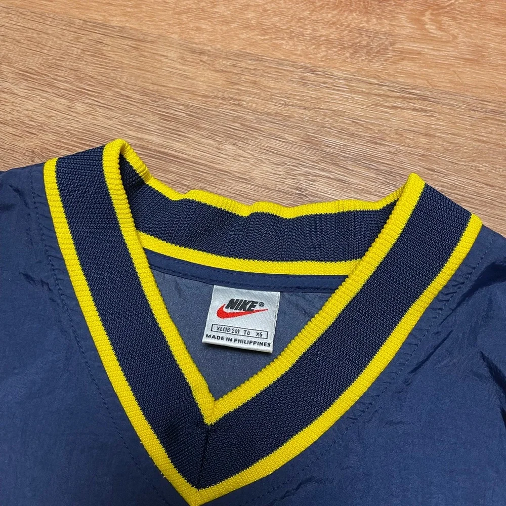 Vintage Nike - Picture 3 of 4